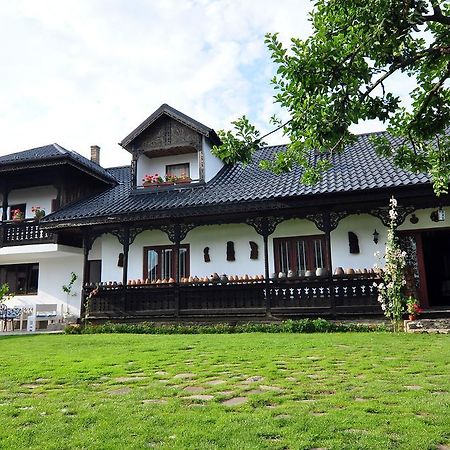 Bed & Breakfast Popamuseum Tarpesti Strada Muzeului Nr 28 Tirpesti Экстерьер фото