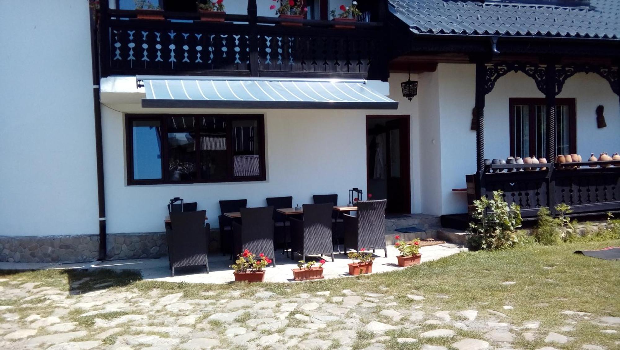 Bed & Breakfast Popamuseum Tarpesti Strada Muzeului Nr 28 Tirpesti Экстерьер фото