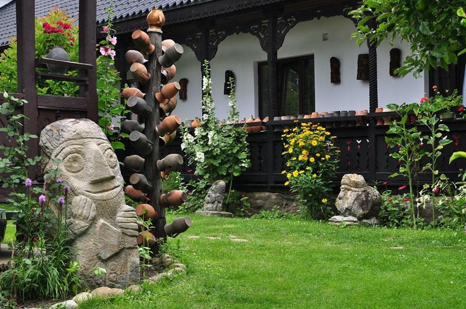 Bed & Breakfast Popamuseum Tarpesti Strada Muzeului Nr 28 Tirpesti Экстерьер фото